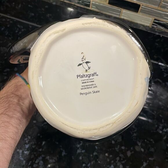 Pfaltzgraff Penguin Skate Red White Black Cookie Jar In Box- Box Has Damage - Picture 6 of 13